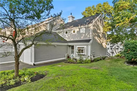 233 Mansfield Grove Rd #307, East Haven, CT 06512