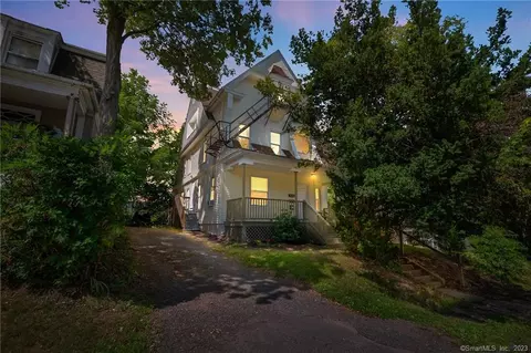 86 Kensington Hts, Meriden, CT 06451