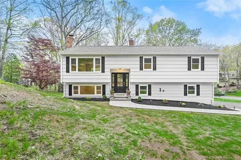 66 Autumn Ridge Rd, Shelton, CT 06484