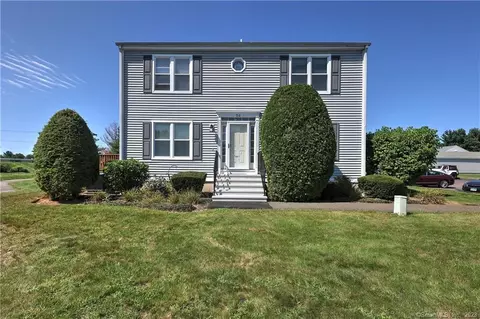 56 Meetinghouse Ln #56, Wallingford, CT 06492