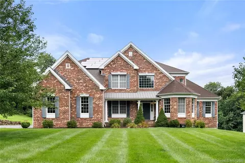 19 Sachem Dr, Shelton, CT 06484