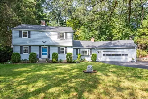 34 Trailsend Dr, Canton, CT 06019