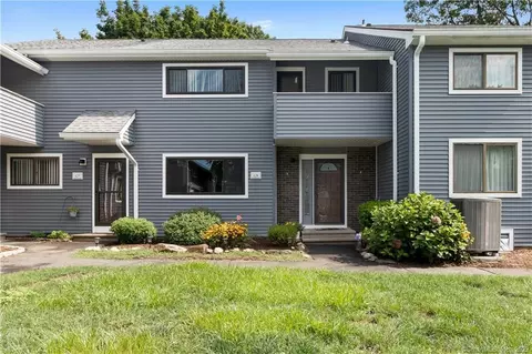 128 Shagbark Dr #128, Derby, CT 06418