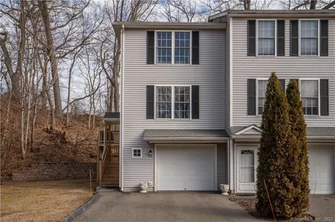 11 Nadia Ln #D, Wallingford, CT 06492