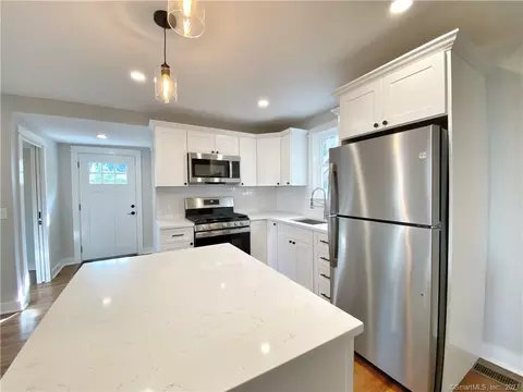 40 Spring Hill Ave, Norwalk, CT 06850