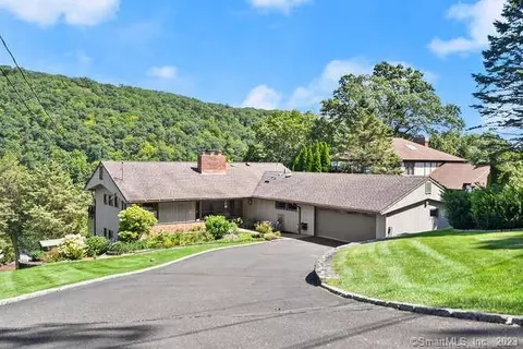 26 Lillinonah Dr, Brookfield, CT 06804