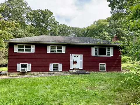 23 Indian Hill Ln, Newtown, CT 06482