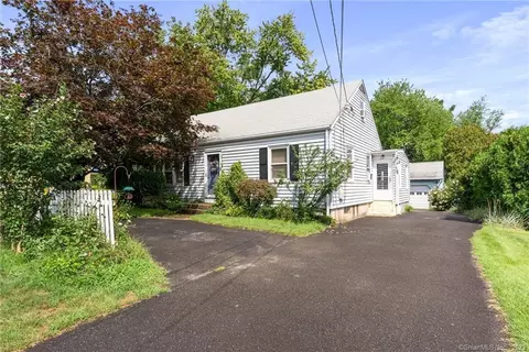27 Magnolia Ln, Berlin, CT 06023