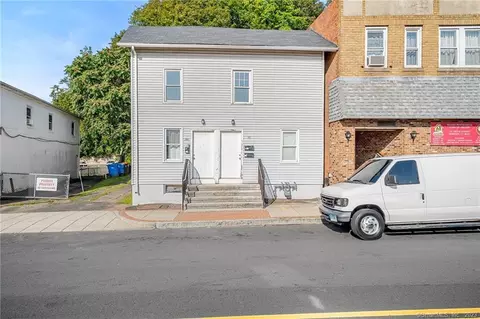 72 Grove St, Meriden, CT 06451