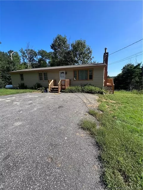 422 Brooklyn Rd, Pomfret, CT 06259