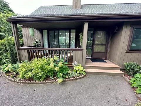 581 North Trl #B, Stratford, CT 06615