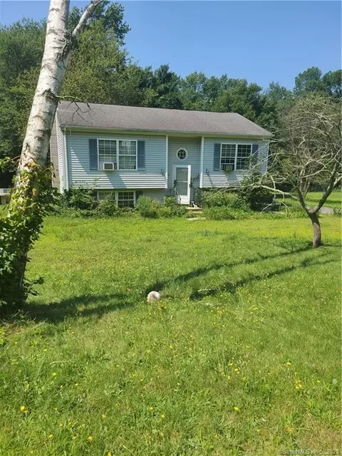 23 Ruth Dr, Plainfield, CT 06374