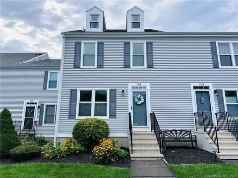 105 Summerhill Rd, Wallingford, CT 06492
