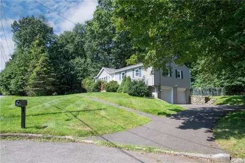 65 Covington Dr, Milford, CT 06461