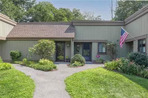 736 Heritage Vlg #B, Southbury, CT 06488