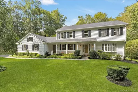 1 White Oak Ln, Weston, CT 06883