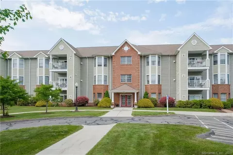 60 Cassandra Blvd #212, West Hartford, CT 06107