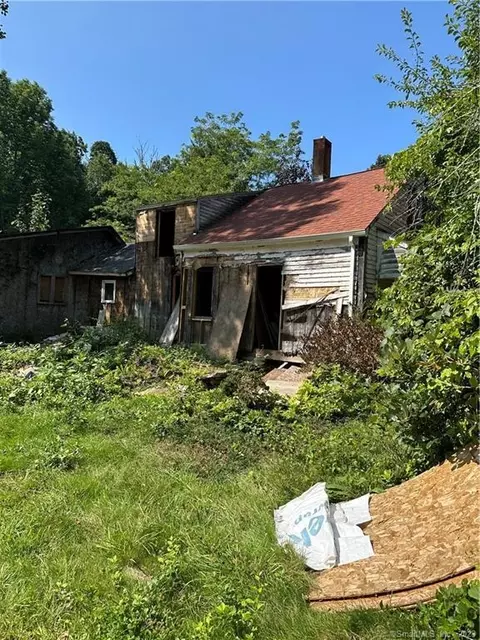 42 Wade Rd, Pomfret, CT 06259