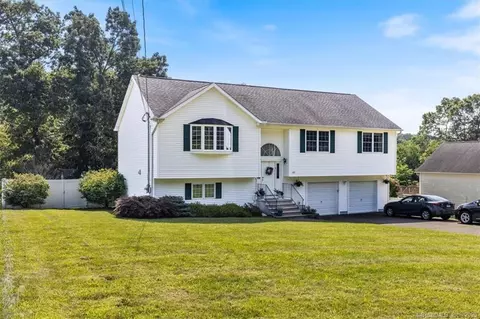 477 Bradley St, East Haven, CT 06512