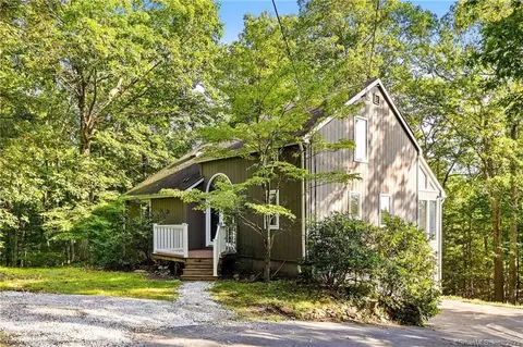 67 Washburn Rd # a, Canton, CT 06019