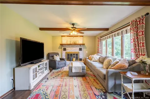 316 Totoket Rd, North Branford, CT 06471