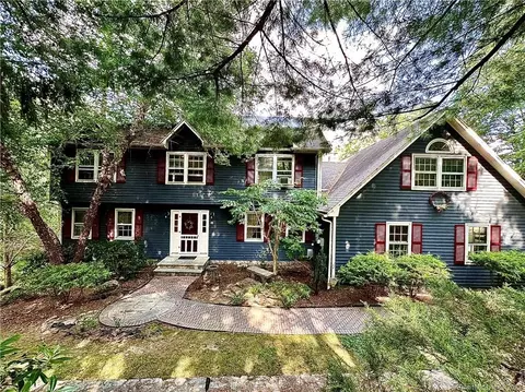 48 Squire Rd, Monroe, CT 06468
