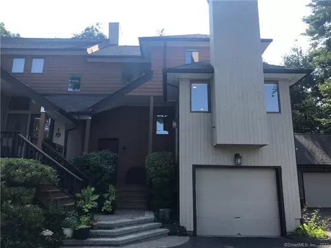 2 Stratford Park #2, Bloomfield, CT 06002