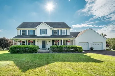 60 Willowbrook Rd, Cromwell, CT 06416