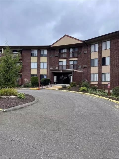 2106 Cromwell Hills Dr #2106, Cromwell, CT 06416