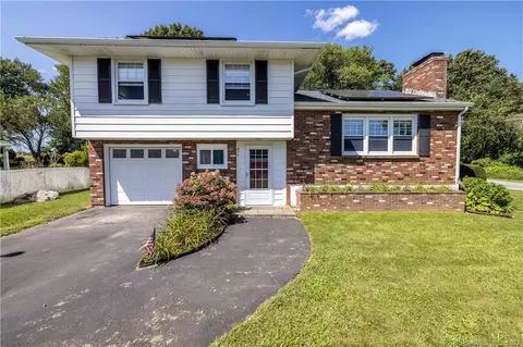 534 Greenhaven Rd, Stonington, CT 06379