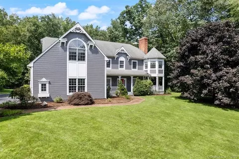 67 West St, Columbia, CT 06237