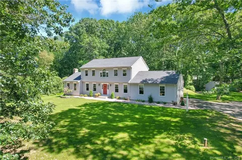 6 Sutton Dr, Vernon, CT 06066