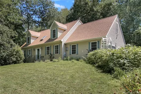 10 Bmw Dr, Griswold, CT 06351