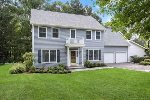 16 Crowne Pond Ln #16, Wilton, CT 06897