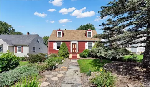 152 Camp Ave, Newington, CT 06111
