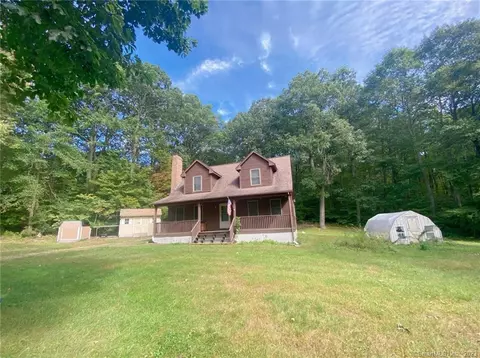 48 Briarwood Rd, Barkhamsted, CT 06063
