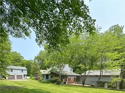 15 Dogwood Knoll Rd, Killingworth, CT 06419