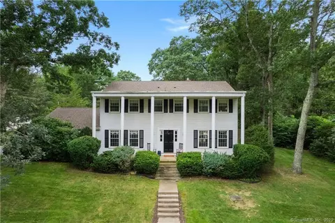 2 Cavasin Dr, East Lyme, CT 06333
