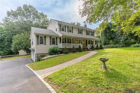 24 Cottage St, Monroe, CT 06468
