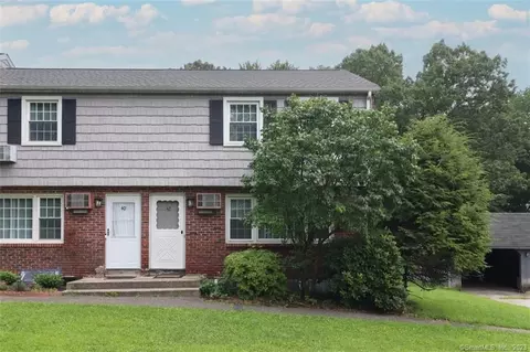42 Old Farms Ln #42, New Milford, CT 06776