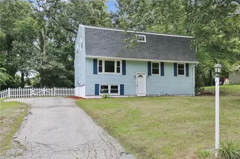 44 Blacksmith Dr, Ledyard, CT 06339