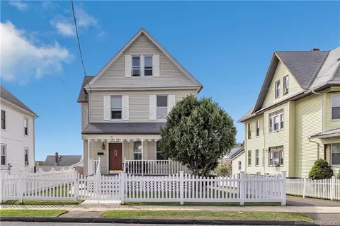 73 Barnum Ter, Stratford, CT 06614