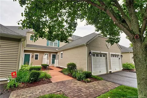 39 Ives St #402, Hamden, CT 06518