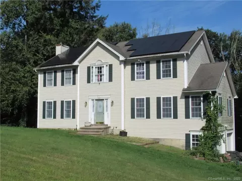 4 Watch Hill Rd, Newtown, CT 06482