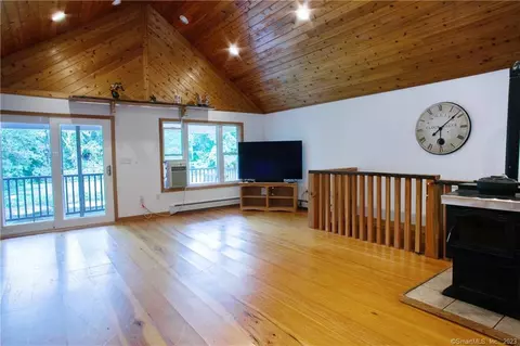 369 Birch Mountain Rd, Manchester, CT 06040