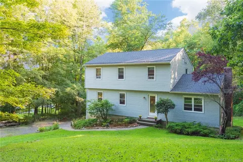 10 Strid Ln, New Milford, CT 06776