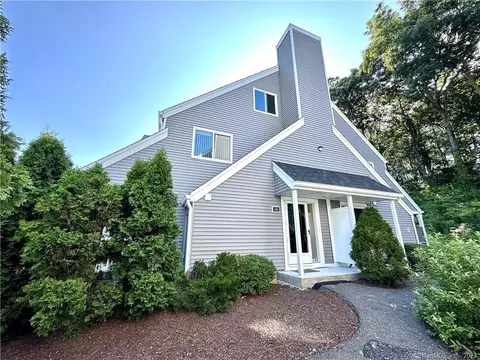 115 Country Pl #115, Shelton, CT 06484