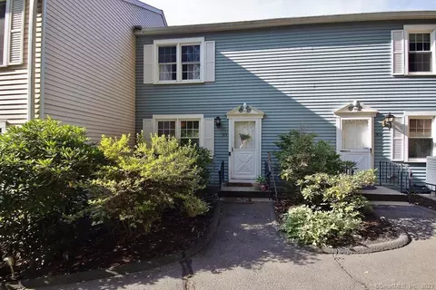 55 Mill Plain Rd #28-4, Danbury, CT 06811