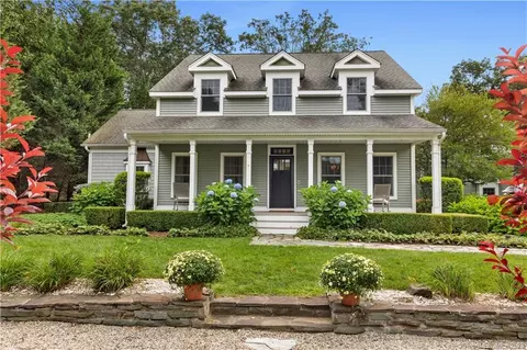 20 Sunset Ridge Dr, Guilford, CT 06437