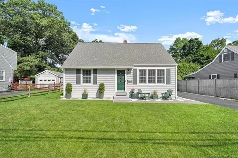 7 Friendly Rd, Norwalk, CT 06851